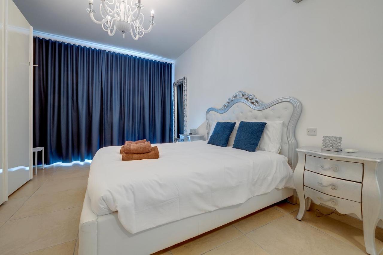 Seafront Apartment Sliema