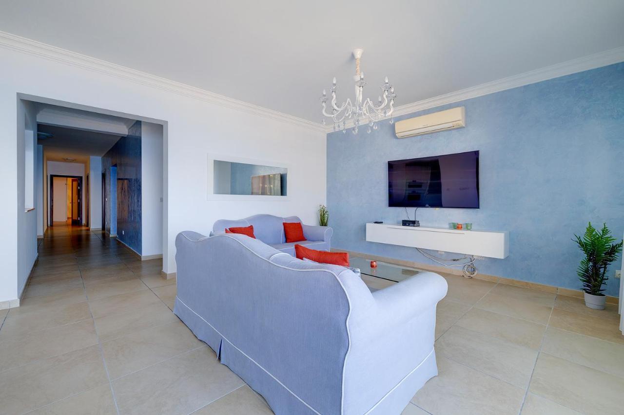 Seafront * Sliema