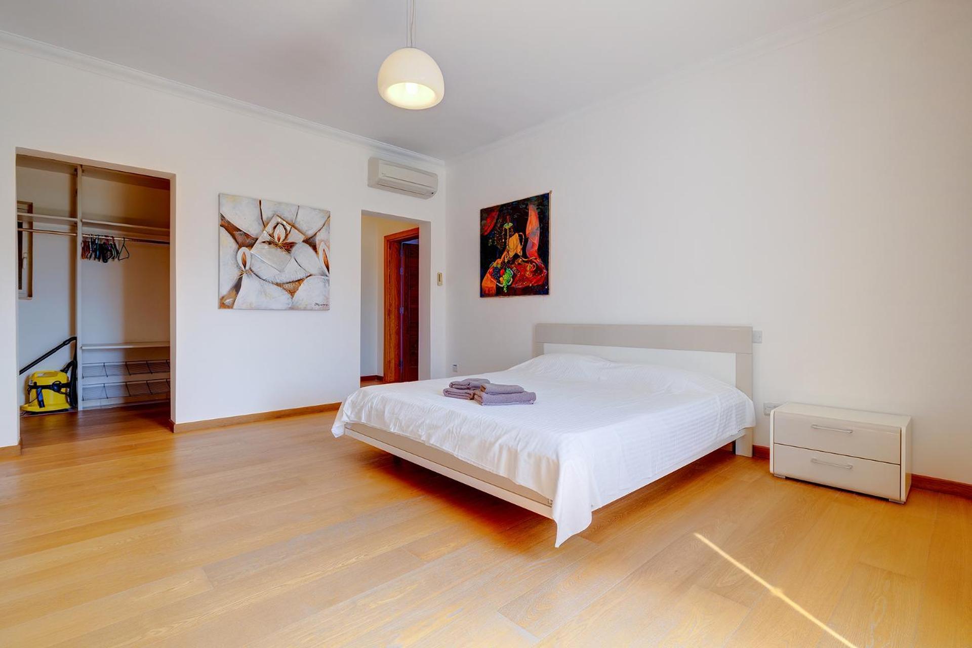 Seafront Apartment *