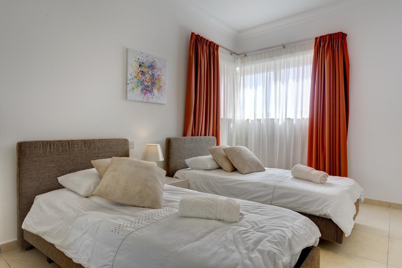 Seafront Apartment *