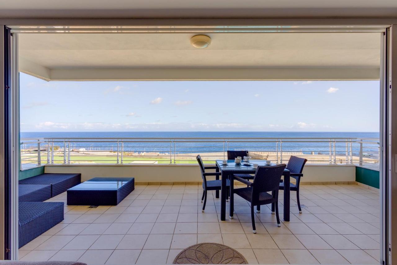 Seafront Apartment *